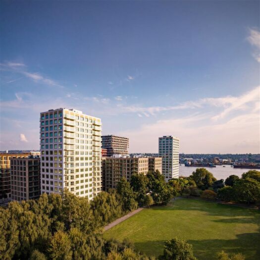 1 Bedroom Apartment For Sale In Starboard Way, London, E16