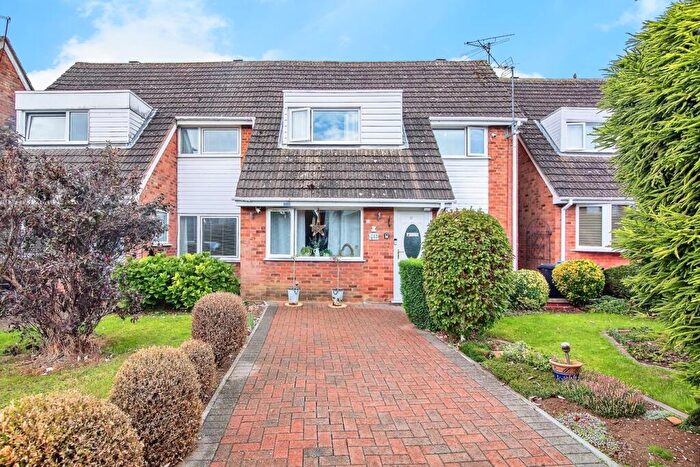 3 Bedroom Semi-Detached House For Sale In Patrick Road, Corby, NN18
