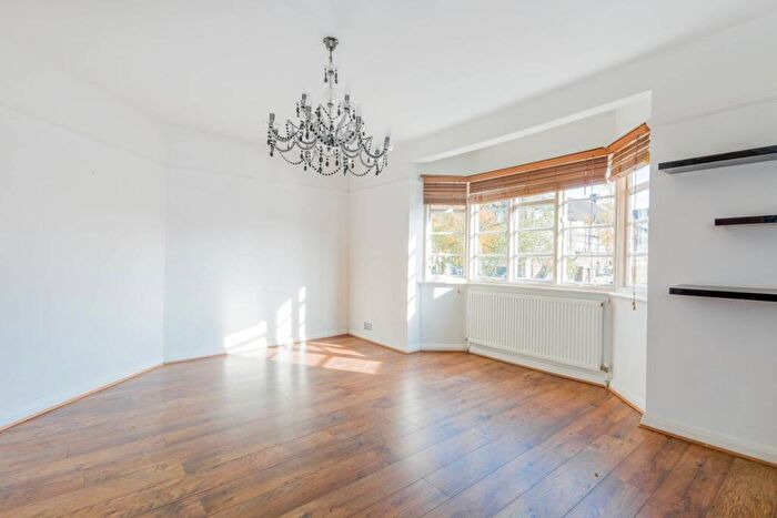 2 Bedroom Flat To Rent In Ossulton Way, Hampstead Garden Suburb, N2