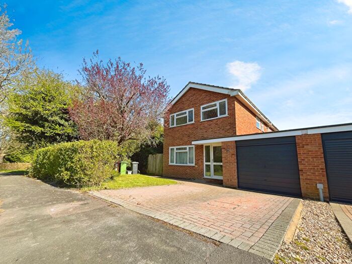 4 Bedroom Detached House To Rent In Veronica Close, Basingstoke, RG22