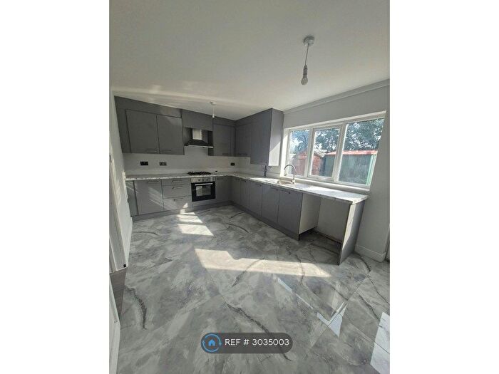 3 Bedroom Terraced House To Rent In Chingford Road, Birmingham, B44
