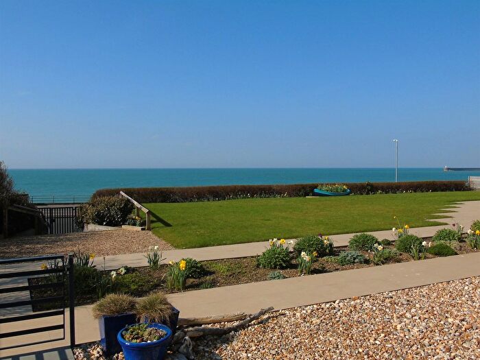 3 Bedroom Flat For Sale In Claremont Road, Seaford, BN25