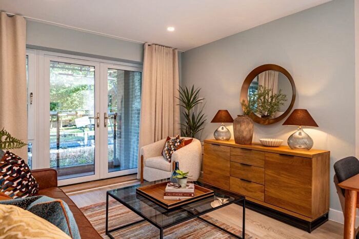 1 Bedroom Flat For Sale In Admirals Court, Maritime Park, Newtown Road, Warsash, SO31