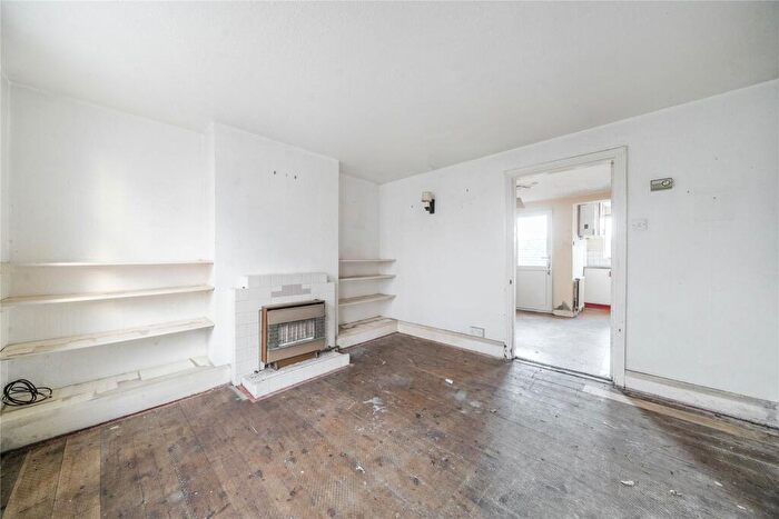 2 Bedroom End Of Terrace House For Sale In Lower Street, Haslemere, Surrey, GU27