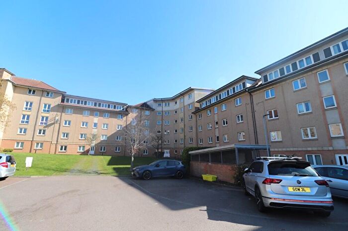 2 Bedroom Flat To Rent In Links Road, First Floor Left, AB24