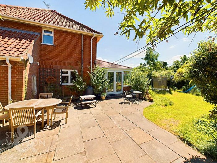 3 Bedroom Semi-Detached House For Sale In Preston Lane, Hales, Norwich, NR14