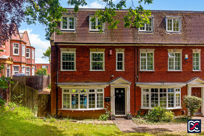 4 Bedroom End Of Terrace House For Sale In Harlestone Court, Harlestone Road, Northampton, West Northamptonshire, NN5
