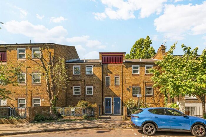 2 Bedroom Flat For Sale In Rotherfield Street, Islington, N1