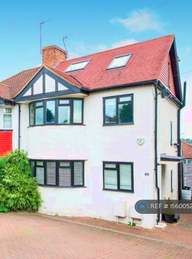 4 Bedroom Semi-Detached House To Rent In Gallants Farm Road, Barnet, EN4