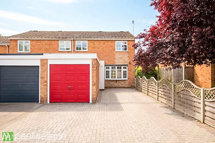 3 Bedroom End Terrace House For Sale In Winford Drive, Broxbourne, EN10