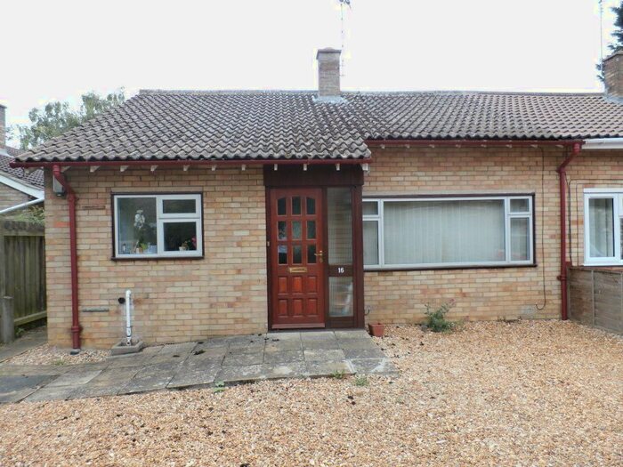 2 Bedroom Bungalow To Rent In Bridge Close, Great Shelford, Cambridge, CB22