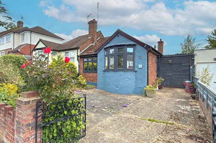 2 Bedroom Semi-Detached Bungalow For Sale In Carisbrooke Avenue, Watford, WD24