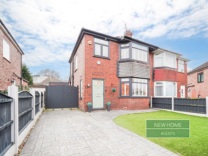 3 Bedroom Semi Detached House For Sale In Ashton Crescent Chadderton, Oldham, OL9
