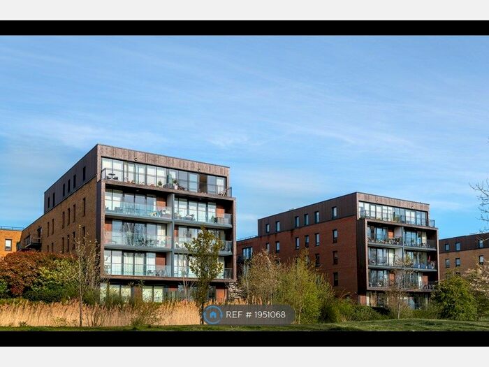 3 Bedroom Flat To Rent In Conningham Court, London, SE9