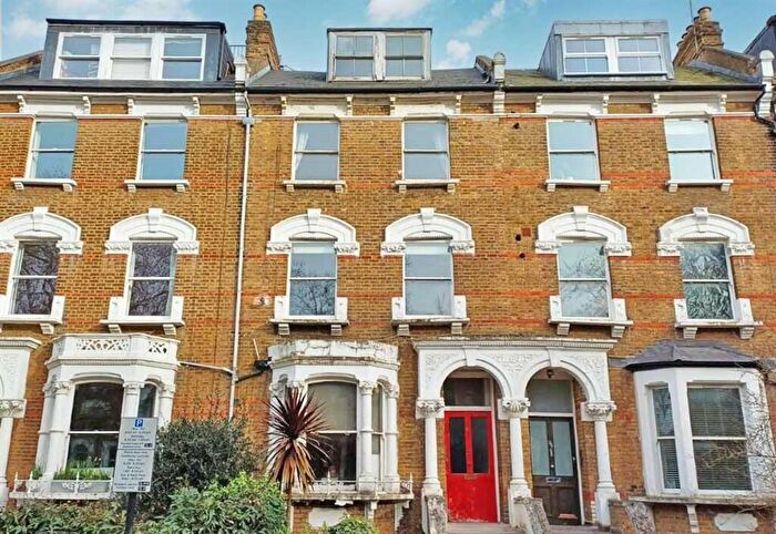 3 Bedroom Flat For Sale In Petherton Road, London, N5