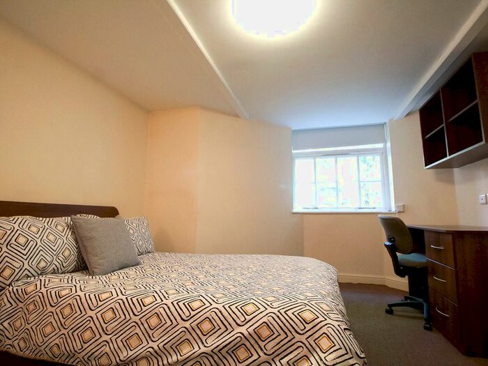 Studio To Rent In Springfield Mount, Leeds, West Yorkshire, LS2