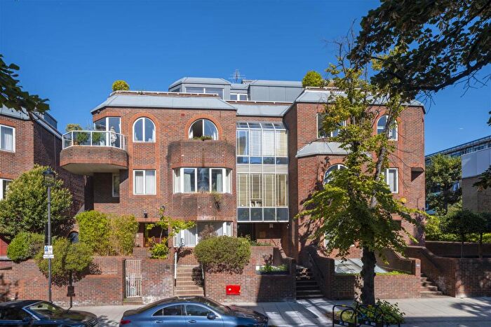 4 Bedroom Flat For Sale In Avenue Road, St John’s Wood, NW8