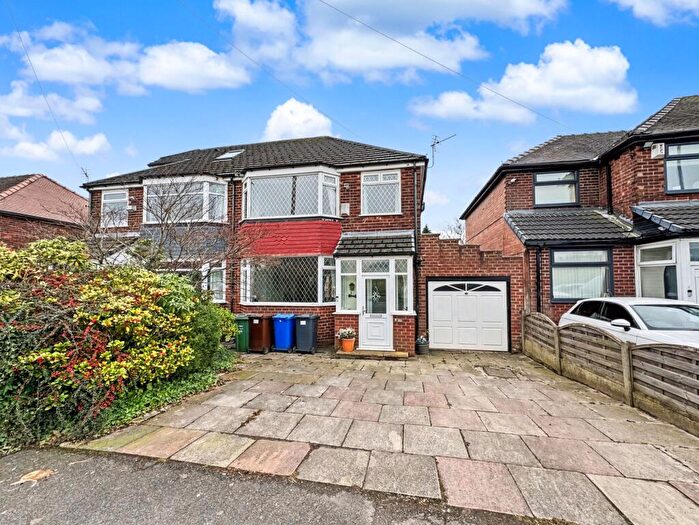 3 Bedroom Semi Detached House For Sale In Sheepfoot Lane, Prestwich, M25