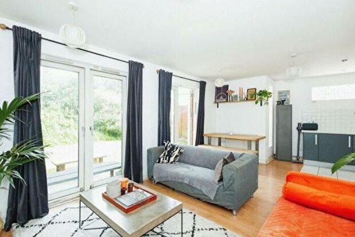 1 Bedroom Flat To Rent In Cavendish Road, Manchester, M20