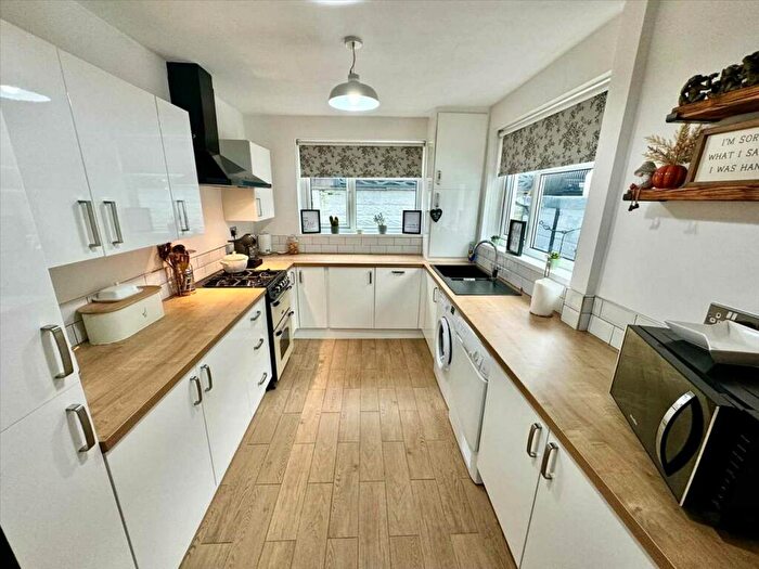 2 Bedroom Terraced House For Sale In Bank Street, Tonypandy, CF40