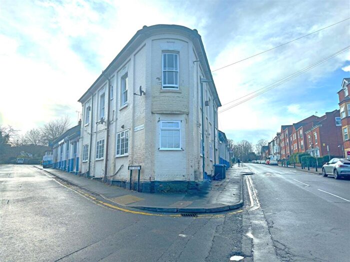2 Bedroom Apartment To Rent In Albert Street, Town Centre, Rugby, CV21