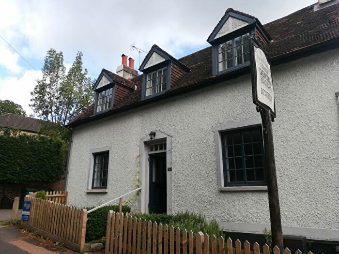 2 Bedroom Flat To Rent In Mill Street, Redhill, RH1