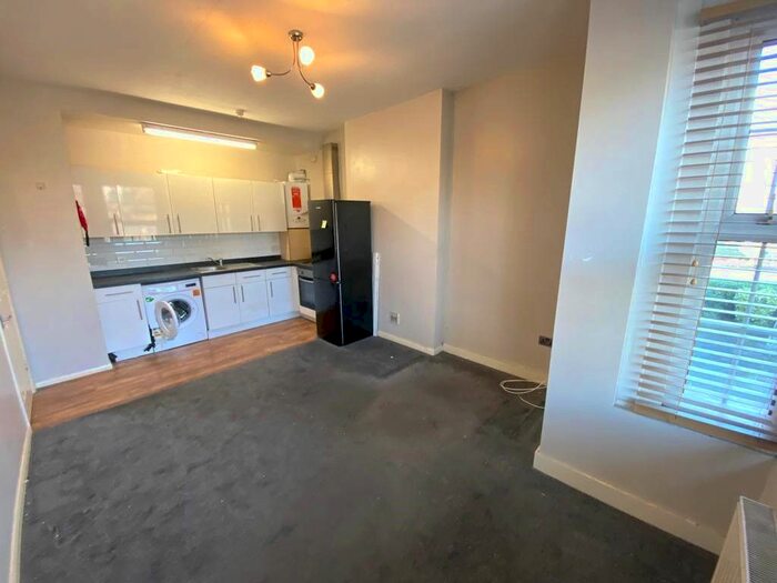 1 Bedroom Flat To Rent In Teesdale Road, Leytonstone, London, E11
