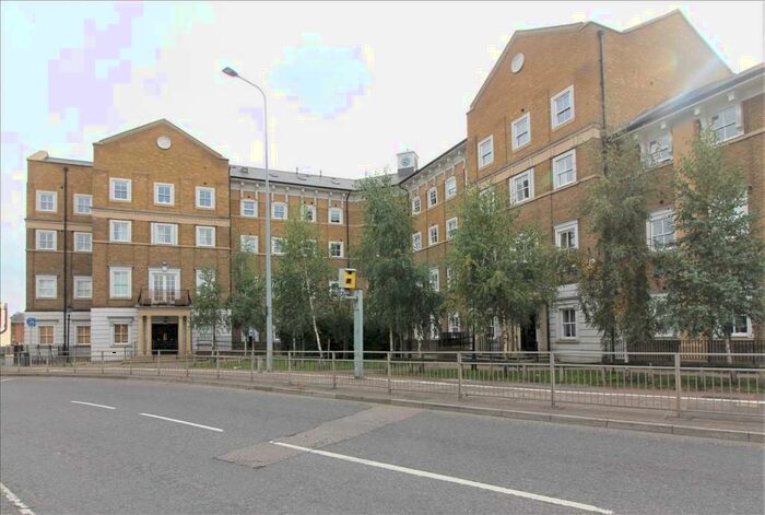 2 Bedroom Apartment To Rent In Two Bed City Centre Apartment, CM1
