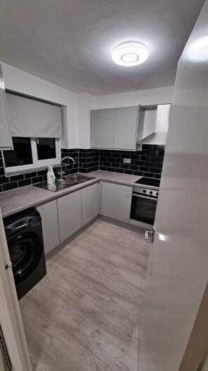 2 Bedroom Flat To Rent In Flat Chevron House, Crest Avenue, Grays, RM17