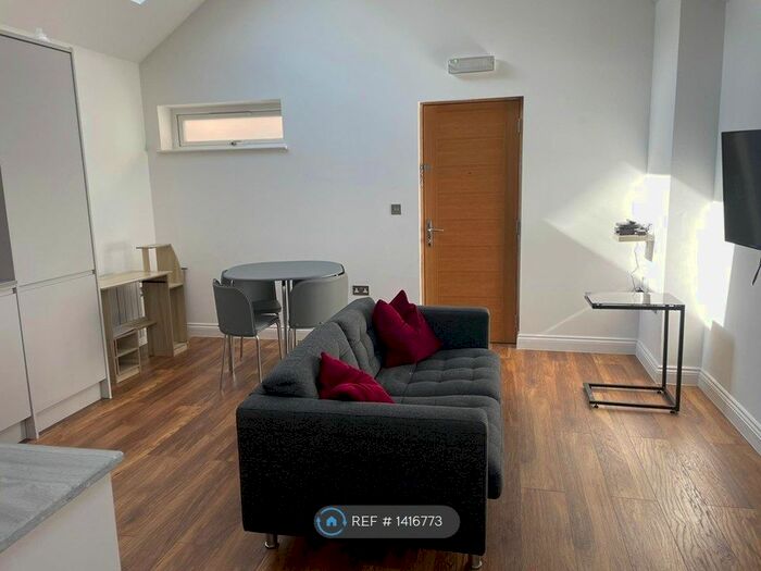 1 Bedroom Flat To Rent In Queens Road, Reading, RG1