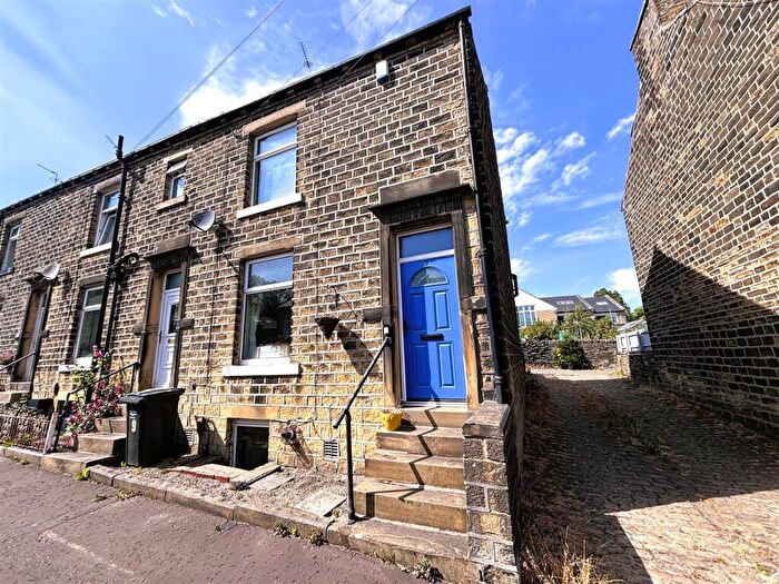 2 Bedroom End Of Terrace House For Sale In Westbourne Terrace, Halifax, HX3