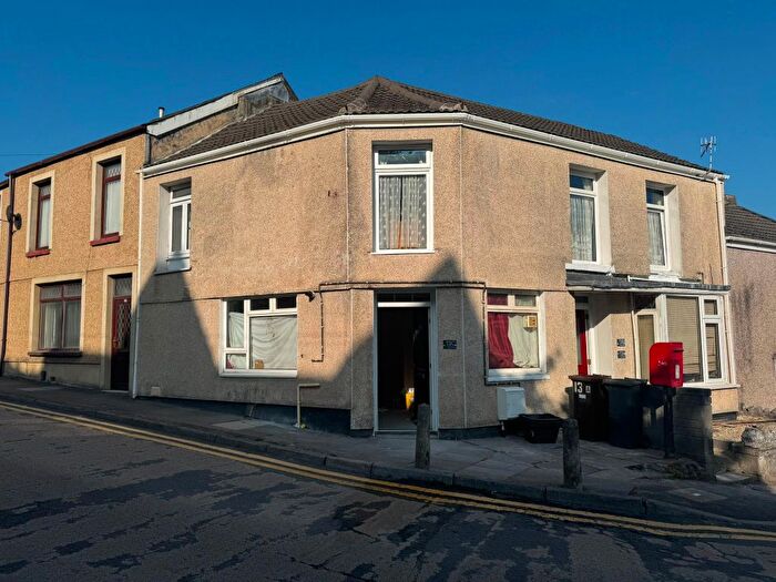 1 Bedroom Flat To Rent In C School Road, Neath, SA11