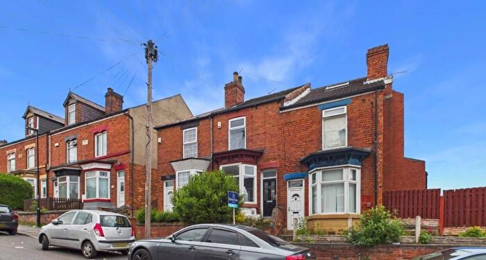 2 Bedroom Terraced House For Sale In Hinde House Lane, Sheffield, S4