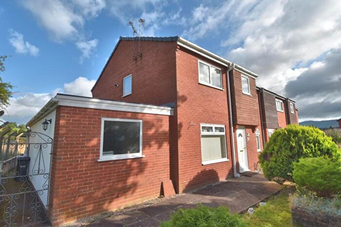 3 Bedroom End Of Terrace House For Sale In Maes Hafod, Ruthin, LL15