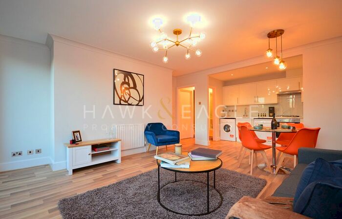 2 Bedroom Flat To Rent In Lion Court, The Highway, London, E1W