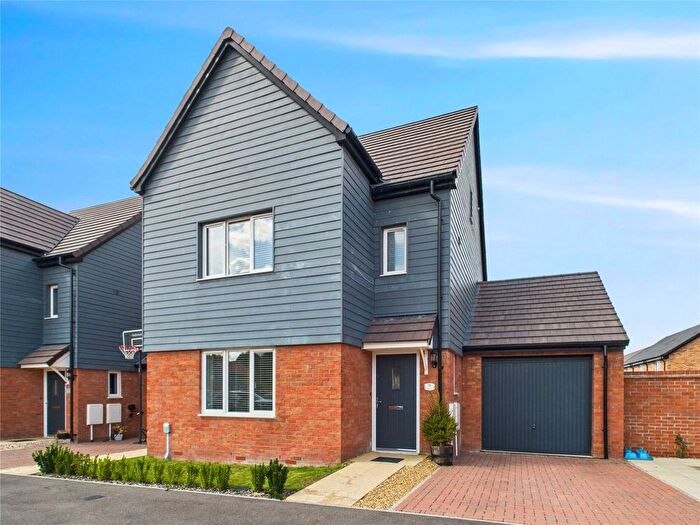 4 Bedroom Detached House For Sale In Emperor Way, Chinnor, Oxfordshire, OX39