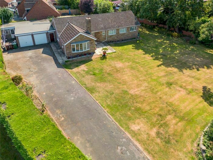 Houses for sale & to rent in WF7 7EL, Pontefract Road, Ackworth, North