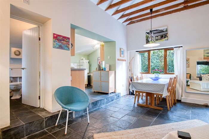 2 Bedroom Cottage For Sale In St. Johns Hill, Tenby, SA70
