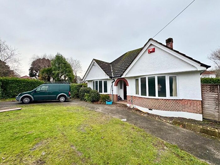 2 Bedroom Bungalow To Rent In Pauntley Road, Christchurch, Dorset, BH23