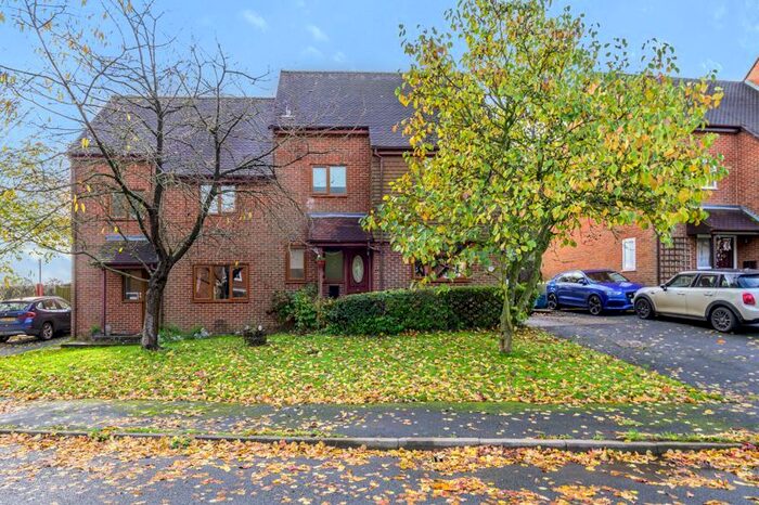 3 Bedroom Semi-Detached House For Sale In The Close, Chequers Hill, Bough Beech, Edenbridge, TN8