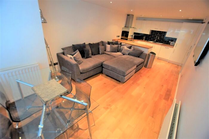 2 Bedroom Flat To Rent In King's Gate, Aberdeen, AB15