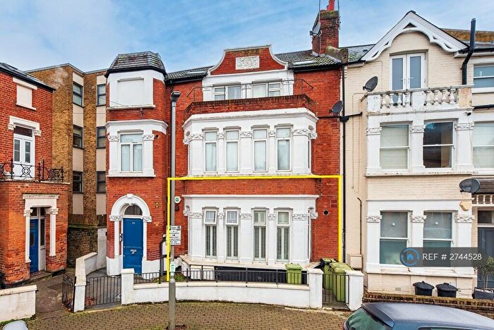 1 Bedroom Flat To Rent In Mysore Road, London, SW11