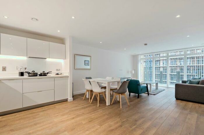 3 Bedroom Flat To Rent In Cording Street, Langdon Park, E14