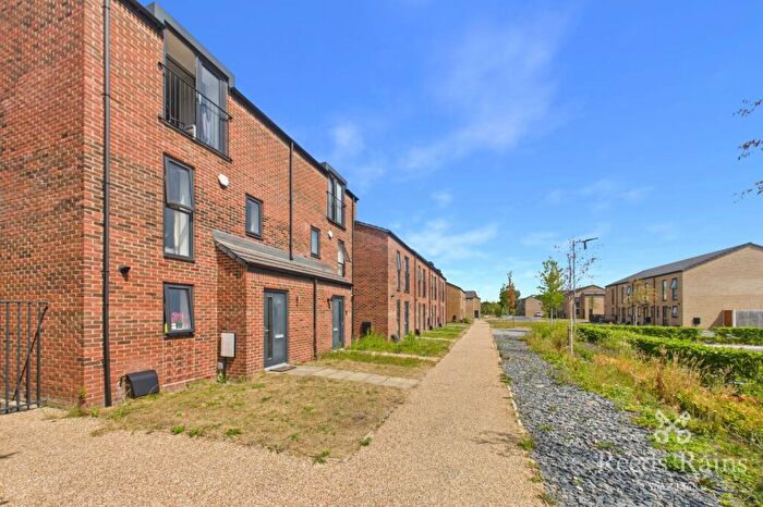 3 Bedroom Semi-Detached House For Sale In Ribot Walk, Salford, Greater Manchester, M6