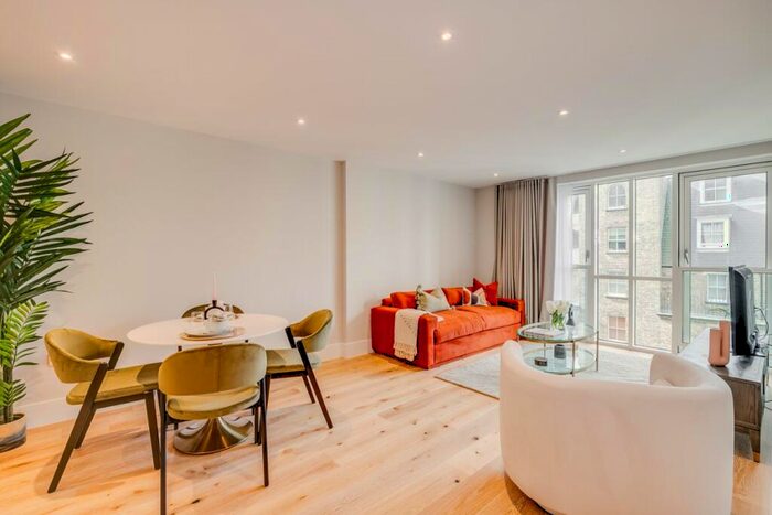 2 Bedroom Apartment To Rent In Baker Street, Marylebone, London, NW1