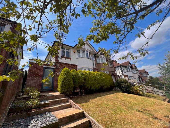 3 Bedroom Semi-Detached House To Rent In Walcot Avenue, Luton, Bedfordshire, LU2