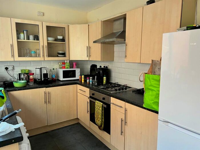 2 Bedroom Flat To Rent In King John Street, Heaton, Newcastle Upon Tyne, NE6