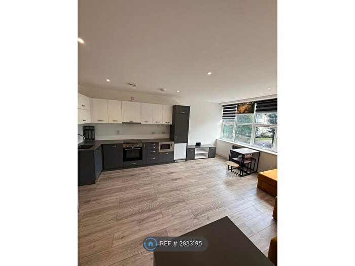 Studio To Rent In High Street, Edgware, HA8