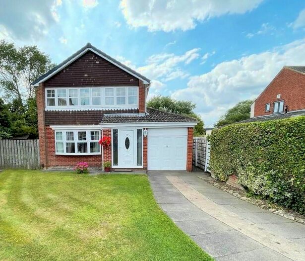 Houses for sale & to rent in TS25 2RQ, Barford Close, Fens And Rossmere