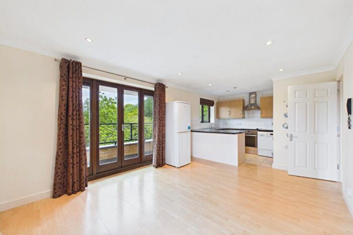 1 Bedroom Flat To Rent In Ludlow Road, Maidenhead, Berkshire, SL6